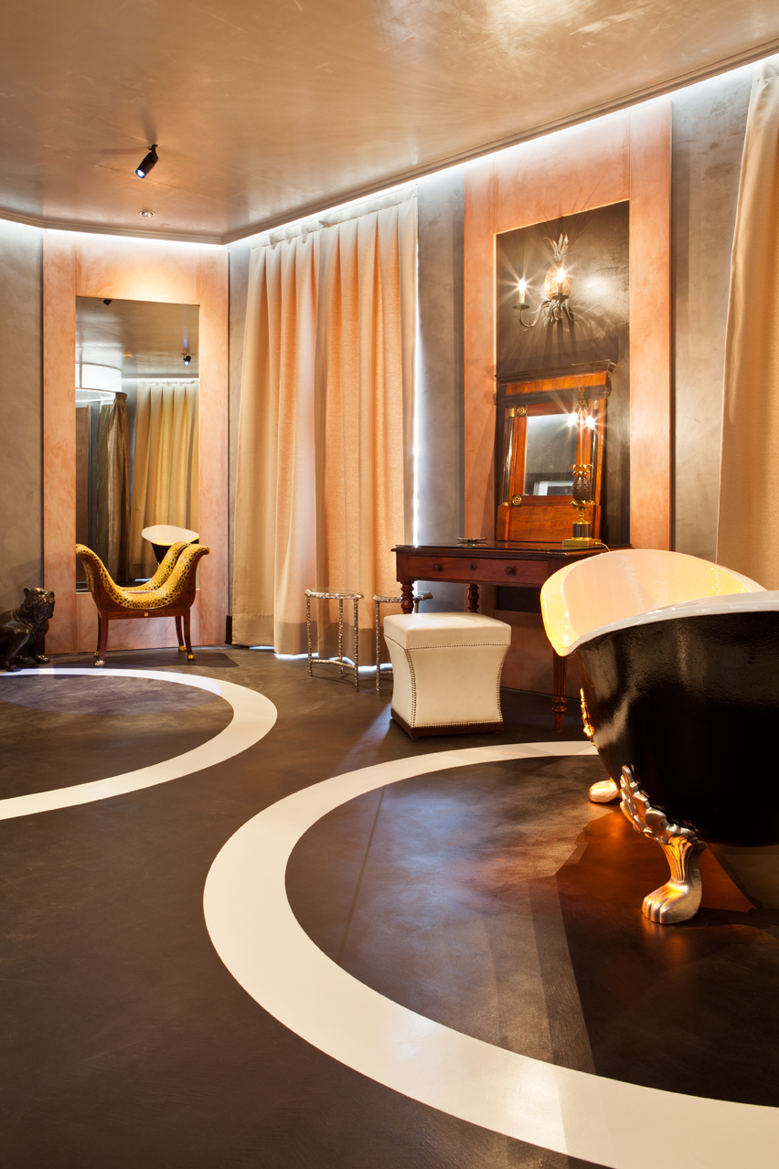 Baño con tocador Elena Sacchetti, Enrique Martínez y Manuel Carmona en Casa Decor 2014