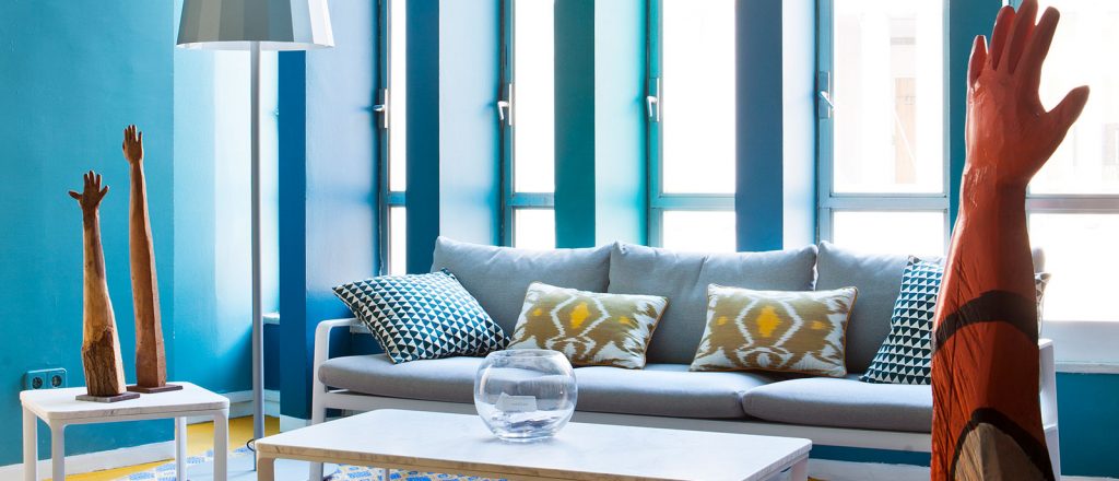 Zona de paso y baño por Decolook en Casa Decor 2013