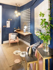 Pasillos y zonas de paso en Casa Decor 2018. Tocador "Makeup Room"