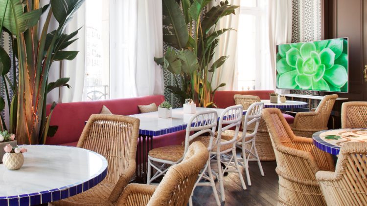 Televisores QLED de Samsung en el restaurante diseñado por Beatriz Silveira en Casa Decor 2018