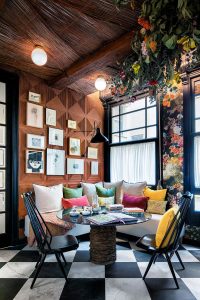 Cocina inspirada en el maximalismo y la estética vintage