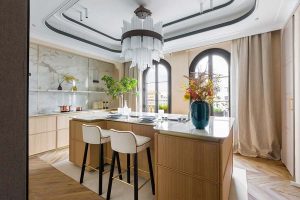 Cocina del Espacio BC3 diseñada por Ele Room 62 en Casa Decor 2022, con mobiliario de alta gama integrado en el proyecto