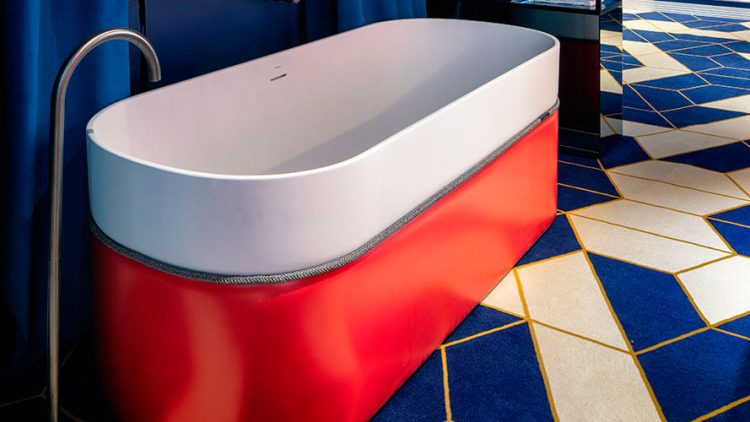 Bañera exenta de Sanycces en el Espacio Sergio Luppi por Virginia Albuja en Casa Decor 2022