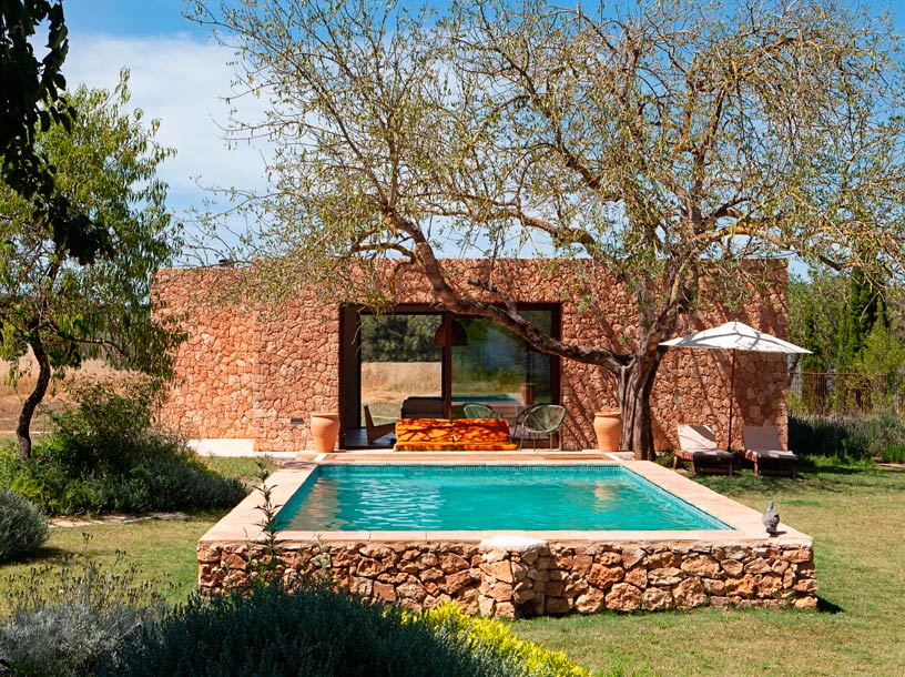 «Es Garrover», casa payesa reformada por Cuarto Interior