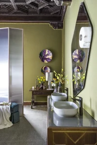 Espacio Strohm Teka en Casa Decor, baño de diseño con grifería, mobiliario y soluciones integrales para interiorismo contemporáneo.