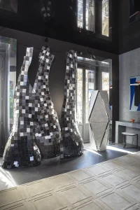 Espacio Cosentino – Lobby «Innovación y Tradición en Diálogo»