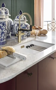 Fregadero y grifería Blanco integrados en cocina del Espacio Schmidt diseñado por Jean Porsche en Casa Decor.