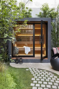 Espacio Xaza Outdoor Casa Decor 2025 con sauna finlandesa