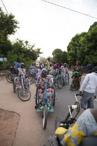 Proyecto de movilidad femenina de Kassumay en Senegal, facilitando el desplazamiento autónomo de mujeres con discapacidad.
