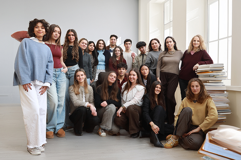 Estudiantes de Diseño de Interiores y Arquitectura de la Universidad CEU San Pablo en Casa Decor 2026, autores de un espacio conceptual en la cuarta planta.