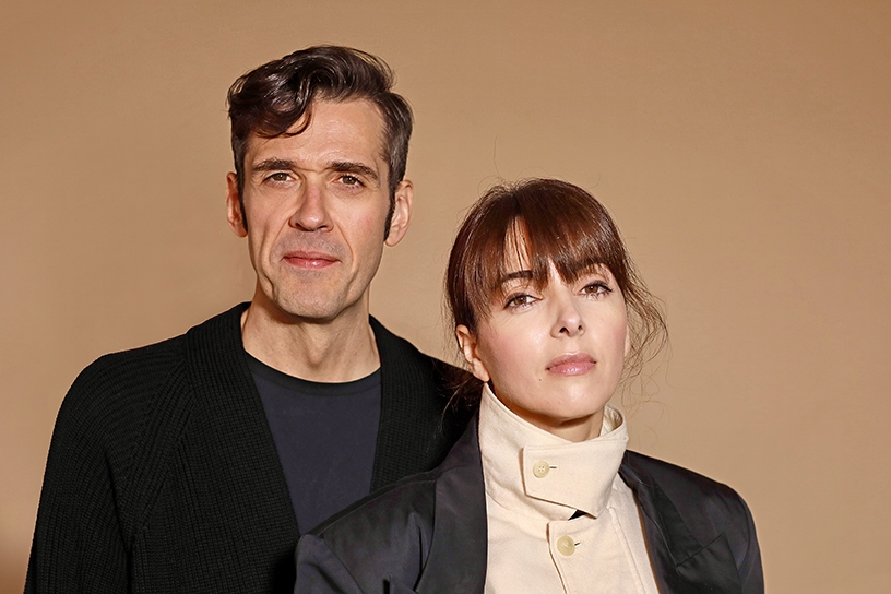 Marta Alonso e Imanol Calderón de Mayice Studio, diseñadores que presentan en Casa Decor 2026 un espacio para Nuet Ceramics en una de las terrazas de la cuarta planta.