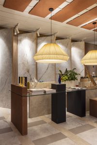 Espacio Neolith en Casa Decor con superficies sinterizadas de gran formato que combinan textura, profundidad y diseño contemporáneo