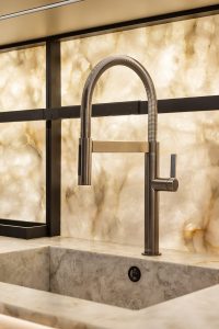 Grifo Blanco Culina-S Mini Dark Steel y fregadero integrado en el Espacio Leicht de Casa Decor 2026