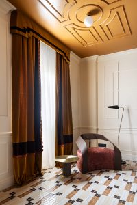 Cortinas de terciopelo con galería forrada en el Espacio Schmidt de Casa Decor 2026
