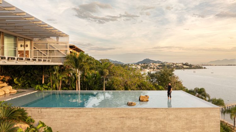Los mejores materiales para diseñar una piscina tan espectacular como resistente
