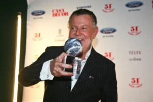 Pascua Ortega con el Premio de Honor a la Trayectoria Profesional de Casa Decor 2016