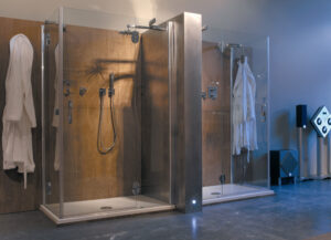 Duchas de gran formato con equipamiento de bienestar en Casa Decor Barcelona 2004