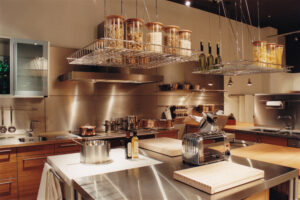 Cocina doméstica con acero inoxidable en Casa Decor Barcelona 1999